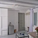 Paradise Estate Mykonos - Views, Party, Memories 2026 Oda ve Kahvaltı 4*