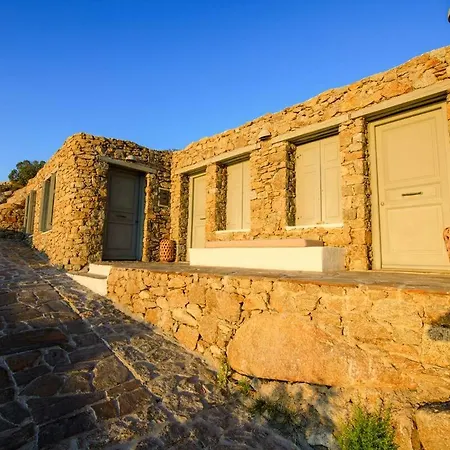 Paradise Estate Mykonos - Views, Party, Memories 2026 Bed and Breakfast Παράγκα